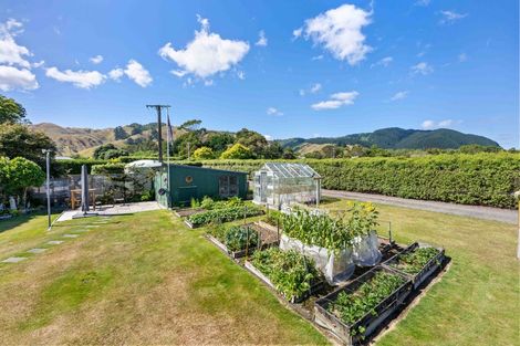 Photo of property in 3 Sutton Road, Te Horo, Otaki, 5582