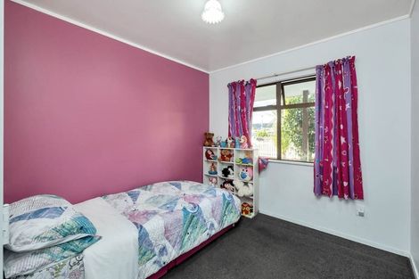 Photo of property in 1/130 Bruce Mclaren Road, Henderson, Auckland, 0612