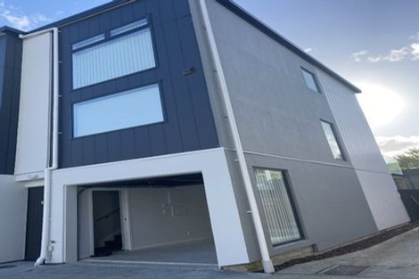 Photo of property in 15 Pukakaho Lane, Papatoetoe, Auckland, 2025