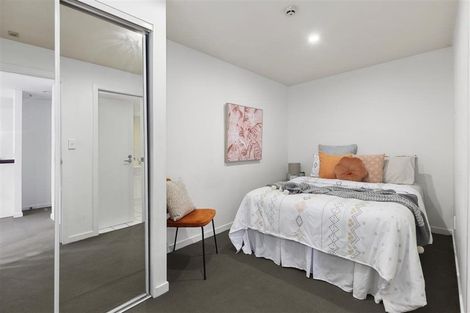 Photo of property in Terrace Heights Apartments, 2a/163 The Terrace, Wellington Central, Wellington, 6011