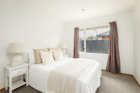 Photo of property in 8 Fieldmoor Place, Parklands, Christchurch, 8083