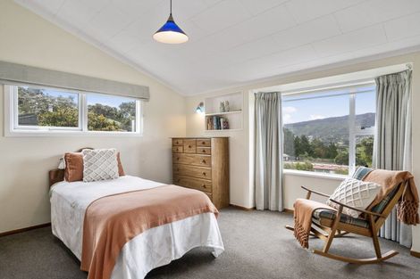 Photo of property in 72 Raroa Terrace, Tawa, Wellington, 5028