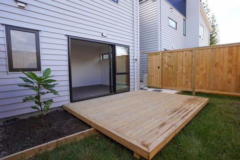 Photo of property in 4/19 Kingdale Road, Henderson, Auckland, 0610