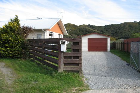 Photo of property in 19b Weymouth Grove, Wainuiomata, Lower Hutt, 5014