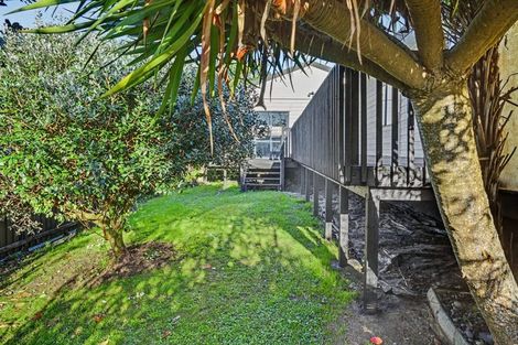 Photo of property in 30 Arlette Place, Massey, Auckland, 0614