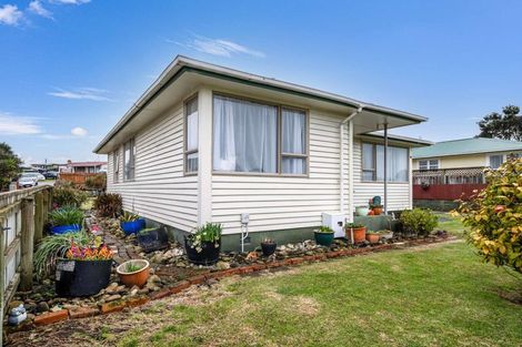 Photo of property in 14 Tainui Street, Castlecliff, Whanganui, 4501