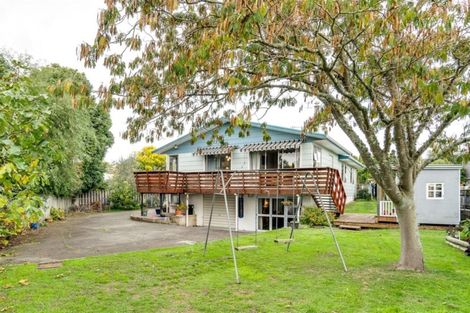 Photo of property in 2 Ashford Place, Havelock North, 4130