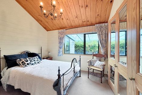 Photo of property in 123 Marine Parade, Eastbourne, Lower Hutt, 5013