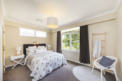 Photo of property in 19 Surrey Crescent, Hokowhitu, Palmerston North, 4410