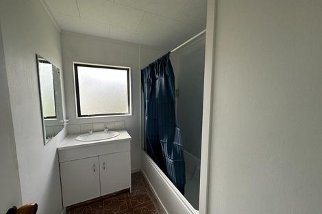 Photo of property in 14 Riserra Drive, Ranui, Auckland, 0612