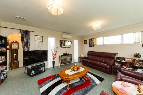 Photo of property in 36 John F Kennedy Drive, Milson, Palmerston North, 4414