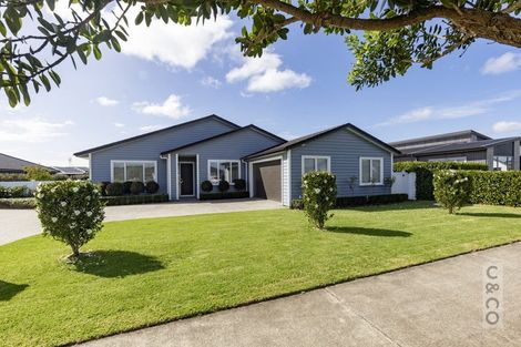 Photo of property in 41 Pohutukawa Parade, Riverhead, 0820