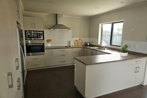 Photo of property in 15 Hogan Street, Pukekohe, 2120
