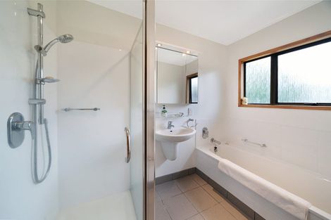 Photo of property in 2/5 Highlight Parade, Te Atatu South, Auckland, 0610