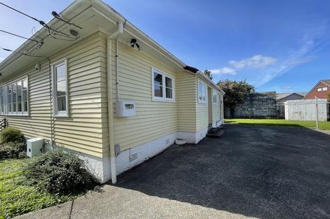 Photo of property in 6 Hobbs Grove, Epuni, Lower Hutt, 5011