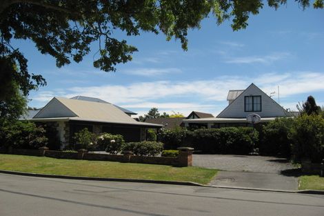 Photo of property in 8 Greystoke Lane, Avonhead, Christchurch, 8042