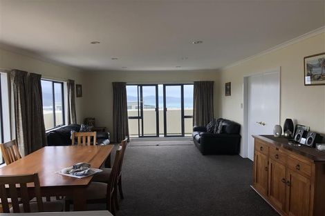 Photo of property in 39 Arahiwi Grove, Tirohanga, Lower Hutt, 5010