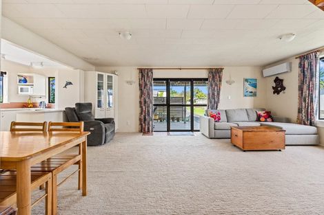 Photo of property in 31 Bream Bay Drive, Ruakaka, 0116