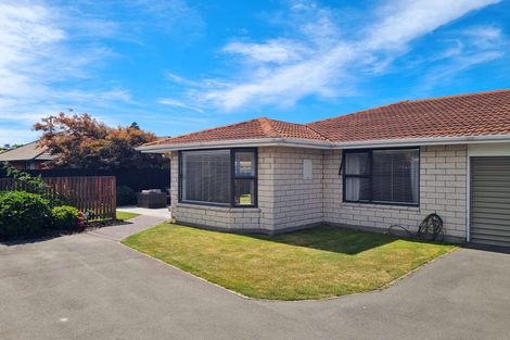 Photo of property in 2/5 Gibbs Place, Halswell, Christchurch, 8025