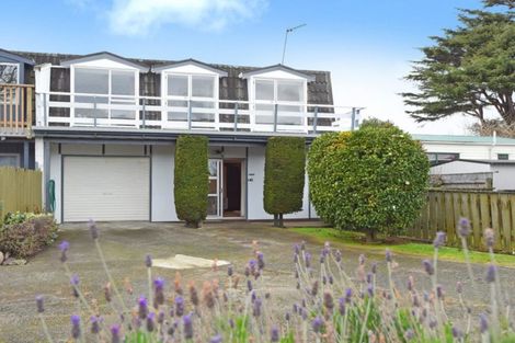 Photo of property in 5b Bracken Street, Wallaceville, Upper Hutt, 5018
