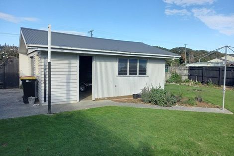 Photo of property in 3 Carlyle Street, Tuatapere, 9620