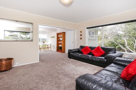 Photo of property in 44 Rimutaka Place, Titirangi, Auckland, 0604