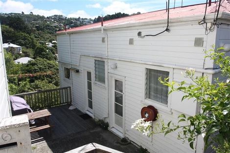 Photo of property in 36 Maarama Crescent, Aro Valley, Wellington, 6021