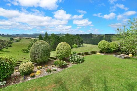 Photo of property in 535 Peak Road, Helensville, 0875