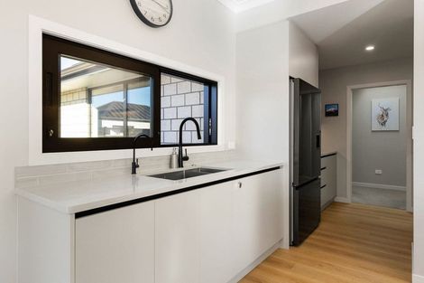 Photo of property in 32 Hugo Shaw Drive, Cambridge, 3434