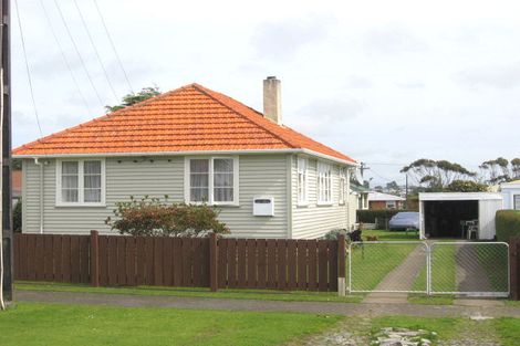 Photo of property in 39 Seymour Street, Waitara, 4320