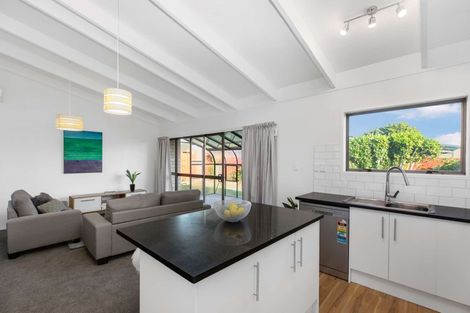 Photo of property in 1/35 Swanson Road, Henderson, Auckland, 0610