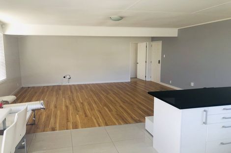 Photo of property in 11 Velma Road, Hillcrest, Auckland, 0627