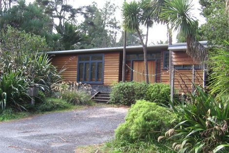 Photo of property in 12 York Road, Titirangi, Auckland, 0604