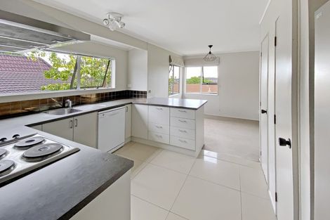 Photo of property in 2/25 Palliser Lane, Browns Bay, Auckland, 0630