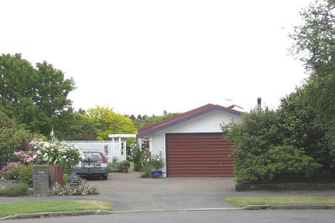 Photo of property in 17 Pinaster Place, Parklands, Christchurch, 8083