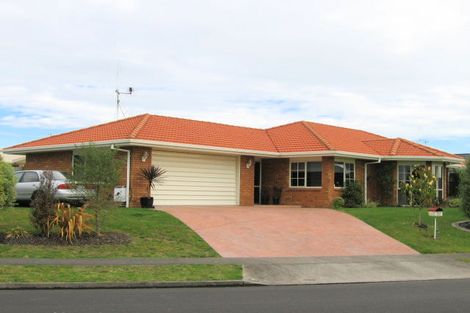 Photo of property in 37 Mangakoea Place, St Andrews, Hamilton, 3200