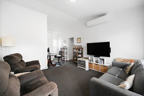 Photo of property in 3/14 Heath Street, St Andrews, Hamilton, 3200