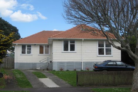 Photo of property in 28 Woodleigh Street, Frankleigh Park, New Plymouth, 4310