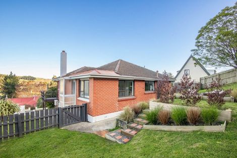 Photo of property in 17 Waldron Crescent, Green Island, Dunedin, 9018