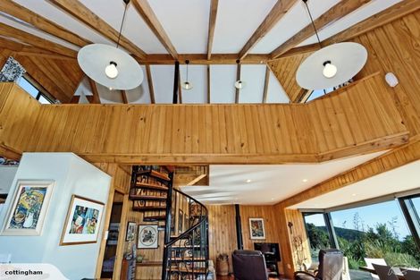 Photo of property in 126 Lone Kauri Road, Karekare, Auckland, 0772