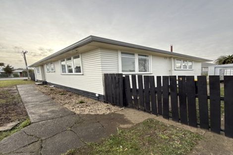 Photo of property in 1 Robertshawe Crescent, Dannevirke, 4930