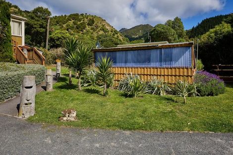Photo of property in 17 Makura Road, Goose Bay, Kaikoura, 7374