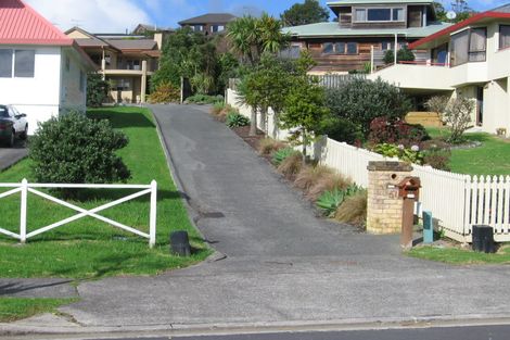 Photo of property in 51 Esther Place, Red Beach, 0932