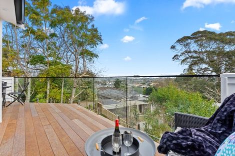 Photo of property in 2/21 Tobruk Crescent, Milford, Auckland, 0620