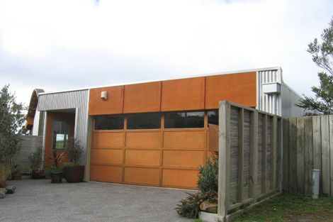 Photo of property in 5 Plumer Street, Johnsonville, Wellington, 6037