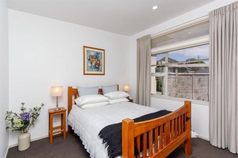Photo of property in 10b Long Place, Frankleigh Park, New Plymouth, 4310