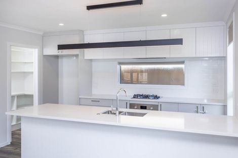 Photo of property in 13 Waruhia Crescent, Rototuna North, 3210