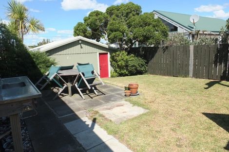 Photo of property in 22 Dewe Terrace, Foxton Beach, Foxton, 4815