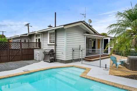 Photo of property in 12 Hall Avenue, Regent, Whangarei, 0112