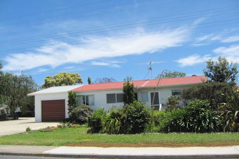 Photo of property in 33a Stevenson Road, Clarks Beach, 2122